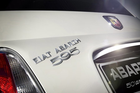 Có thể bạn chưa biết Abarth – Người khổng lồ “tí hon”. - 5 Cùng với mẫu 595 “50th Anniversary”, Abarth cũng sẽ mang tới Frankfurt mẫu 695 Maserati